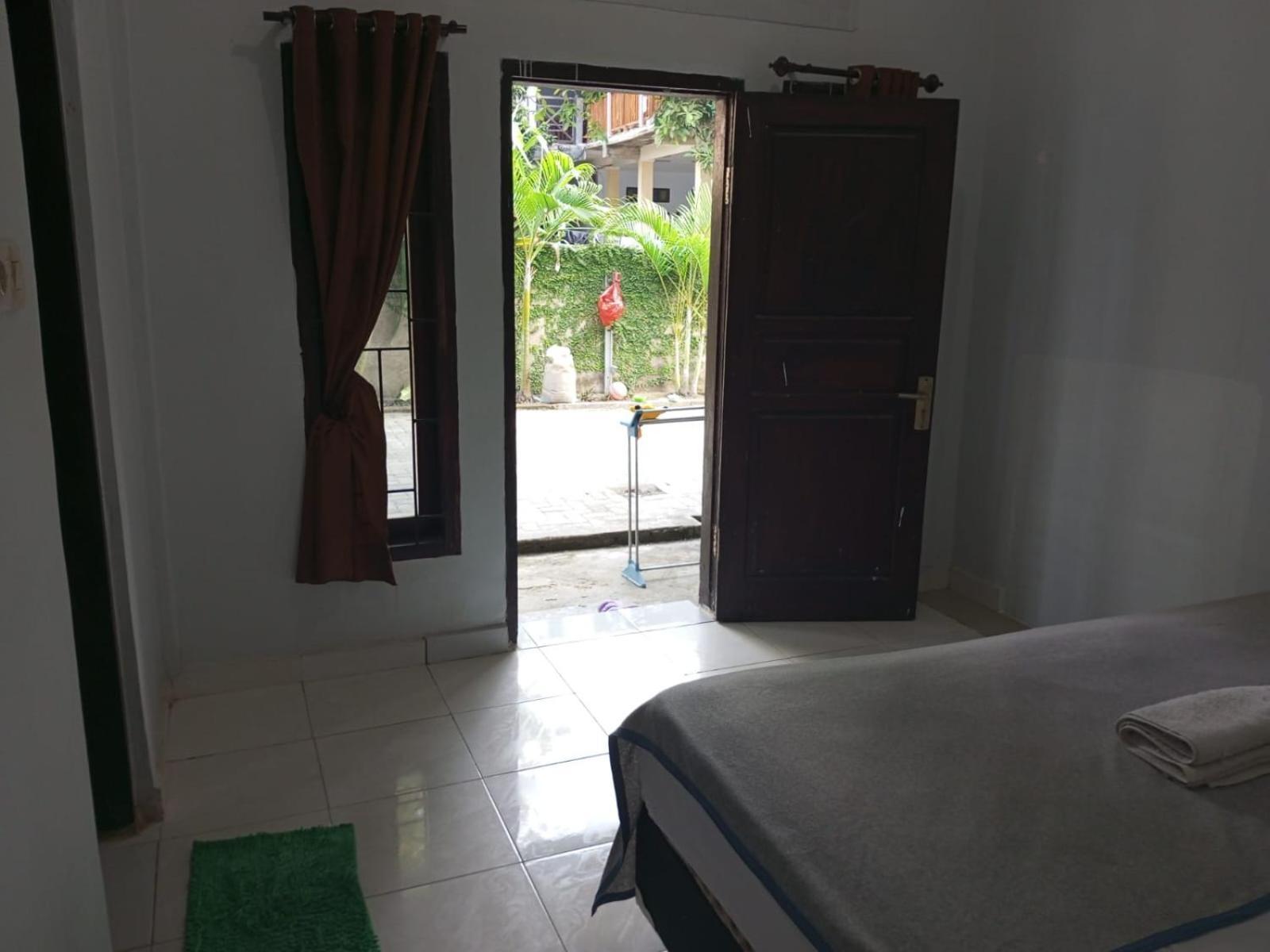 Kri Homestay Kuta  Ngoại thất bức ảnh