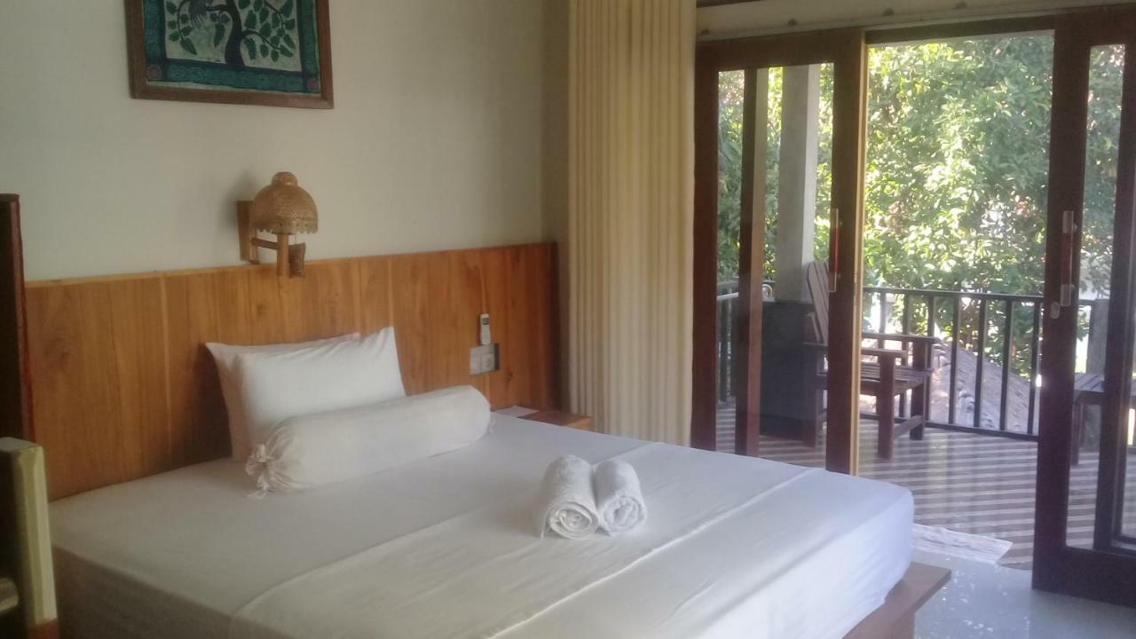 Kri Homestay Kuta  Ngoại thất bức ảnh